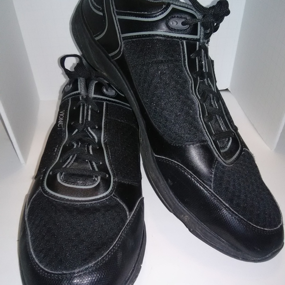 Vionic Shoes size 13 - Picture 2 of 4